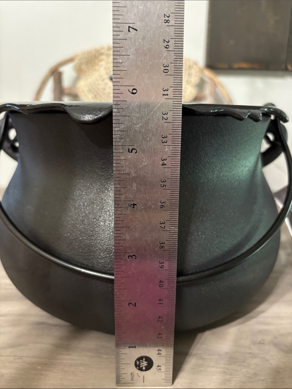 NWT Smith and Clark 4 Quart Cast Iron Cauldron Pot Black 'Bubbling' Lid NEW - Picture 10 of 12